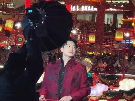 童年男神吕子乔来唐山河头老街啦!!!!!!
#吕子乔 #孙艺洲 #河头老街偶遇明星