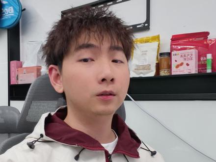 问爆的OPPO手机功能💥微信通话自动录音+生成对话摘要 这功能真的封神了😭
AI 语音摘要居然能微信电话录音
还能自动生成文本 + 重点总结
开会、谈事、重要通话全搞定
#OPPO #ColorOS16 #AI #通话录音 #玩机技巧