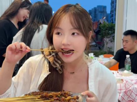 #小城夜宵
邵阳烧烤夜宵top1,价格非常实惠