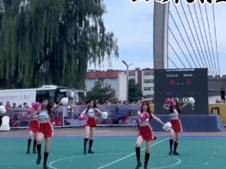 啦啦队的作用究竟有多大,看看几个案例,你就知道了 #啦啦队 #拉拉队美女 #比赛 #篮球赛 #拔河比赛