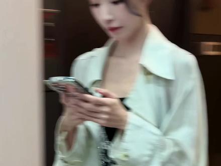 @黎晟萱 杀青快乐#黎晟萱 #被温柔住了 #杀青 #粉丝送花互动 #流量扶持