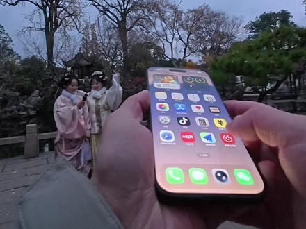 iPhone也能拍出拍立得的效果 软件和参数放在视频最后 #iphone拍照小技巧 #DAZZ #苏州旅游攻略 #留园拍照 #适合新人的相机推荐