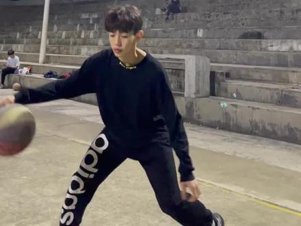 身高不一样没事 最后还是要对齐.