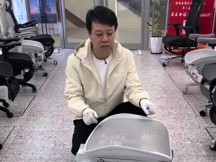 如何拆卸气压棒—《徒手拆卸》,坐垫气杆分离?
拆气压棒是个狠活,尤其是徒手拆,不会的一起来看一下,有力气还需要有技巧,只要晃动的时间足够长,肯定会下来。 #办公椅#气压棒#拆椅子#气杆#气压棒拆卸