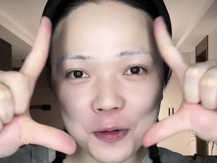 今天是幻彩烟花妆! 很适合跨年的时候画哦!#美妆模范生 #潮妆研究所 #抖音美妆年度宝藏 #新手化妆教程 #跨年