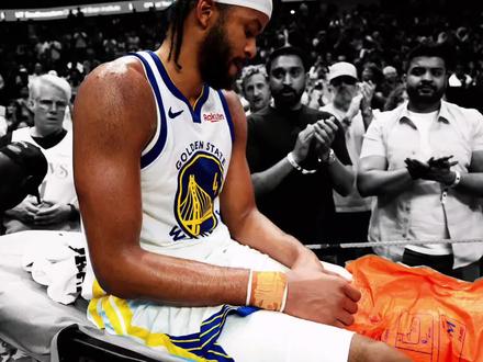 穆迪这次受伤是否让你想起了当初的利文斯顿,愿穆迪早日康复#穆迪受伤