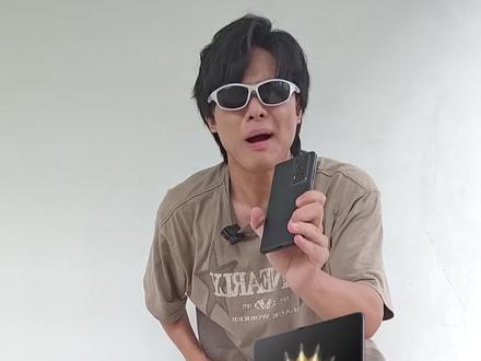 荣耀折叠屏欺负到iPhone头上了?!!??#荣耀Magicv2 #iPhone14promax #折叠屏手机 #学长的唠叨 #高端手机