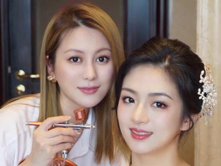 凌晨婚礼2.0!另还有你们好奇的喷枪化妆大公开
#喷枪化妆#婚礼跟妆#婚礼造型 #新娘妆#新娘妆容 #广州化妆师 #深圳新娘跟妆