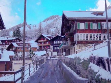 回到过去还是渴望未来#宝藏音乐 #音乐推荐 #反方向的钟 #一首歌治愈冬日 @抖音小助手