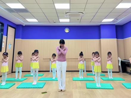 坐上时光列车与我们一起唤醒记忆中的童年!#巴啦啦小魔仙舞蹈 #幼儿舞蹈 #幼儿剧目 #少儿舞蹈 #南京舞蹈