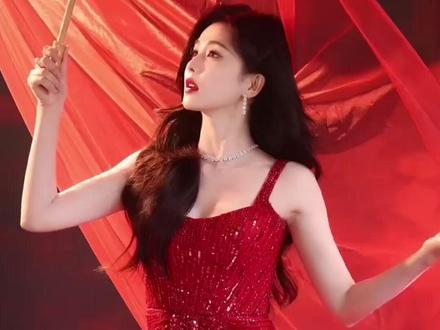 白鹿春晚后晒沙溢红包,16岁年龄差上演“父女式”过年温情!