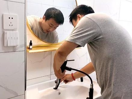所有东西真的是价格和质量成正比的,浴室柜买的便宜,但是龙头一定要好,换掉#装修日记vlog @抖音小助手