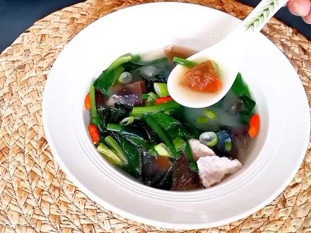 春季养肝为先,用菠菜与2种食材同煮,汤汁鲜味十足,好喝不上火 #春季养肝 #简单美食 #爱生活爱美食