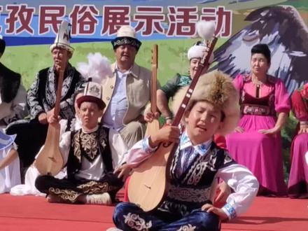 #新疆是个好地方 #阿图什是个好地方 #永远的玛纳斯 #柯尔克孜 #玛纳斯
《玛纳斯》是我国三大英雄诗史之一, 是中华文化的一块瑰宝,更是克州最为闪亮的一张名片。
@听着玛纳斯长大的女孩