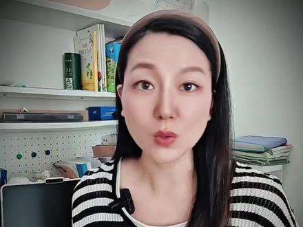 实测!小猿T4学练全能王,奥数班钱都省了 家有娃后,给孩子挑学习机真像摸着石头过河,我前前后后踩过不少坑,太懂家长们选学习机的纠结了!之前买的学习机,要么课程繁杂不知从何学起,要么练题盲目效果甚微。直到遇见小猿AI学习机T4,真的是打开了学习机新世界!
✅13.2 寸护眼大屏,看着舒服,配件还齐全。✅课程更是没得说,7大课程体系,从校内同步到培优拓展。清北名师主讲,深入浅出。✅14 大练习矩阵,只做对题,不搞题海战术,还有黄冈小状元等教辅免费刷。✅还有职场妈妈的救星,AI诊学练和全流程作业辅导系统,Deepseek加持的1v1AI 家教,能规划作业、批改讲解,作文点评、口语陪练超专业。
用了半个月,真心觉得小猿T4形成了完美的 “诊断 - 学习 - 练习” 闭环。4k+的价格能用从小学用到高三,省了不少辅导班和教辅钱。学习机哪个牌子好用推荐?小猿 T4 绝对值得考虑!还在纠结学习机有没有必要买的家长们,这台学练全能王闭眼入,有了它,辅导作业再也不用河东狮吼,太值了!
#小猿 AI 学习机 #小猿学习机 T4 #学习机推荐 #小猿学练机#学习机测评