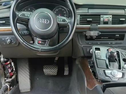 16年奥迪A6L中央扶手拆卸