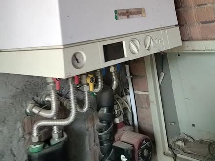 目前全网详细讲解锅炉连接水箱视频,视频中的水箱高温口没讲解,高温探头插在水箱里然后线链接在锅炉里,后续碰到拆锅炉再给大家讲解#菲斯曼壁挂炉 #锅炉连接水箱