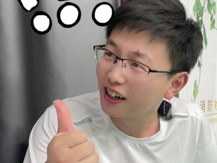 童子功这种东西,就很玄乎。大家聊聊和专业练过的小孩对抗的经历?#羽毛球 #羽毛球培训 #羽毛球搞笑 @DOU+小助手