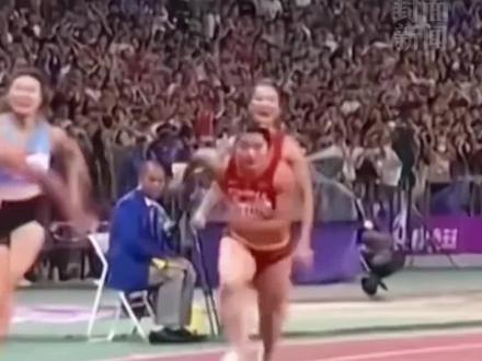 中国姑娘4x100米接力夺金,第三棒袁琦琦的肌肉线条太炸裂了!#杭州亚运会