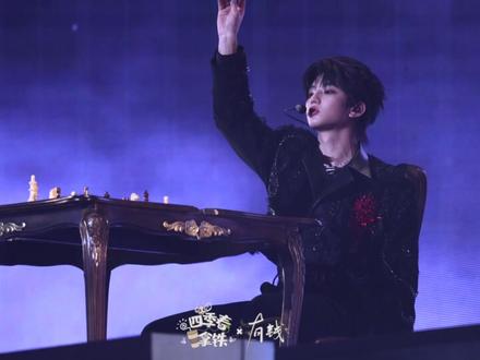 完全是神级来的!三机位4k无损 来自天堂的魔鬼 感谢老师投喂!建议横屏戴耳机🎧
#王橹杰 #穆祉丞 #271199 #tf家族新年音乐会