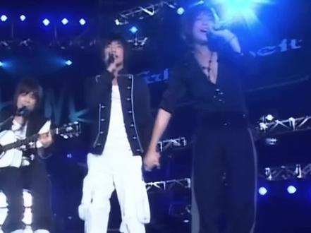 东纶进行曲走你🫃。做他的朋友也好😤做他的兄弟也好😢做他的什么都好😔别做情人就好😭别再去庸人自扰😫还要伤自己多少💔才发现原来一个人也能过的很好🥹
#东纶 #反东纶 #炎亚纶 #是我不够好 #汪东城力挺女友炎亚纶