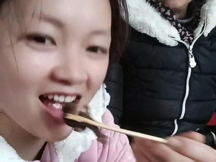 柚子蒸猪❤,吃了对胃好、补虚、养心、安神、化痰止咳,老少皆宜。味道一般般,有点点苦涩,但是吃了好😄😄