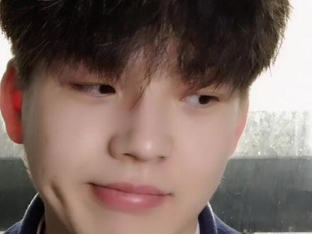 我的绅士风度已经达到一个屁就能蹦出来的境界了#电梯惊魂 #暖男#DOU上热门