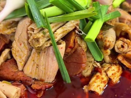 在米花街感受襄阳的烟火气!#襄阳美食 #牛杂火锅