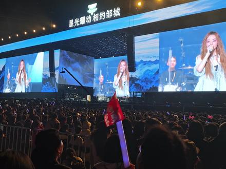 “来都来了,你们想听的我尽量都唱一唱”,张靓颖和烟花秀太夯了 #五一 #邹城 #群星演唱会 #张靓颖