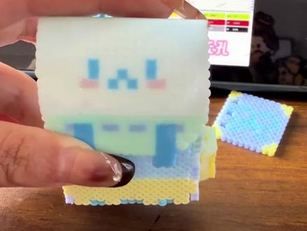 开学了吗?记得背上拼豆书包呀 拼豆人专属的拼豆书包!#一代人有一代人的十字绣 #我在抖音玩拼豆#拼豆图纸#立体拼豆 #拼豆