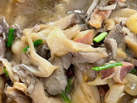 简单快手又美味的平菇汤试试吧