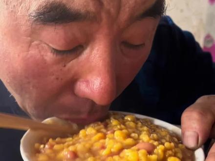 我的腰弯了 岁月终归不饶人啊 #美食 #我的乡村生活 #vlog日常 #农村生活 #打工人