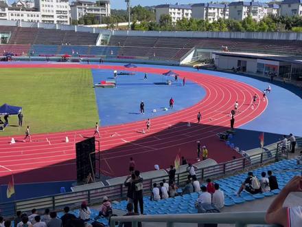 400米预赛,陈金龙6道,不知道多少,反正牛波一!😍😍😍#田径 #比赛现场