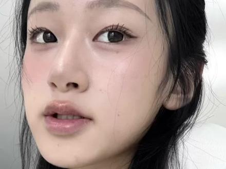 韩女胶水般底妆来了 #新手化妆教程 #新手化妆 #清透感水光肌 #淡韩妆 #韩女水光肌的秘诀