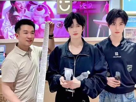 @黄星Eliot @邱鼎杰_kipuka阿星邱邱打卡优品的物料来了来了来了!