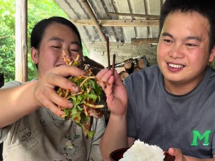 老公在外面干活,回家必须吃上热乎乎的爱心餐