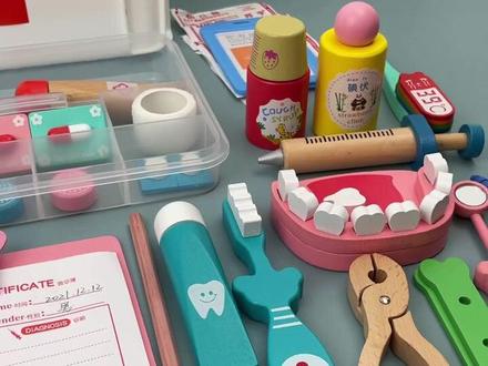 儿童医生工具箱过家家套装,仿真度很高,听诊器可以真的听心跳声,小朋友玩的不亦乐乎#益智玩具 #过家家玩具#亲子玩具#萌知计划