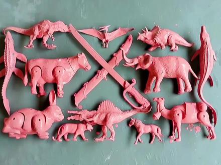 儿童益智玩具:一起动手清理沾满泥泞的恐龙和动物玩具 #玩具 #益智玩具 #益智