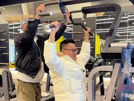 信达步行街二楼开了一家叮当猫24小时自助健身房#健身 #健身房