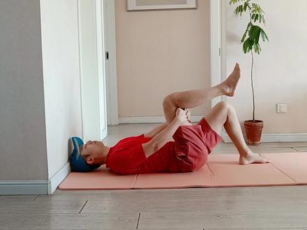 百练不如一拉筋,三个动作拉开筋缩