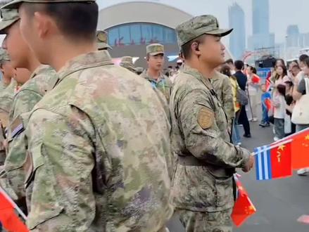 当那一天来临,北海舰队水兵时刻准备着!#帅气女兵 #北海舰队水兵 #王茂茂#刘琦越#英姿飒爽 #保家卫国