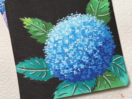 这次你一定可以学会绣球花的画法!
#丙烯马克笔 #沉浸式画画 #绘画教程 #治愈系 #画画