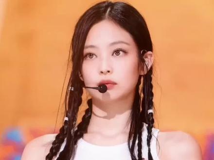 明星同款发型|Jennie舞台女团甜辣辫子
没有Jennie的美貌 可以有她的发型啊 这个发型好看 就是有点儿费皮筋儿
#Jennie #blackpink #热门 #Jennie发型