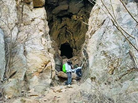 周末带孩子团建,探险好去处平邑鬼门洞少仙崮#户外徒步登山