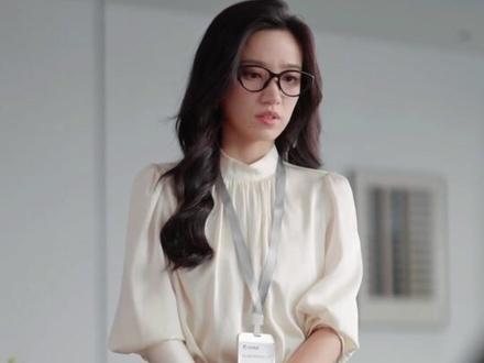 女秘书故意扮丑接近总裁 #陆总暗恋的秘书结婚了 #白妍陈瑞丰首搭套个马甲谈恋爱 #花花家新剧三年克制一朝沦陷