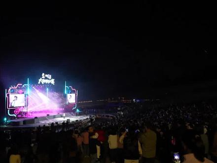 恭喜姚岚得冠🏆! 从北大十佳到神山夺冠,2025#芜湖神山音乐节 #芜湖大学生歌手大赛 冠军得主姚岚追梦之旅太燃了。@姚岚Yao