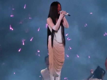 女明星来了 通通闪开 这是艺术#单依纯演唱会 #单依纯 #纯妹妹 #有趣 @单依纯工作室