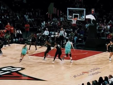 失望!杨力维被裁罪魁祸首浮出水面,中国女篮队长做出重大牺牲