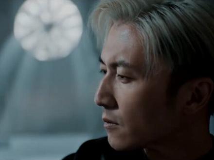 新歌MV《推倒重来》谢霆锋 3-16上线 词:谢梓豫
曲:谢霆锋
编曲:陈子龙
监制:谢霆锋/陈子龙
#新歌上线 #谢霆锋 #好歌推荐