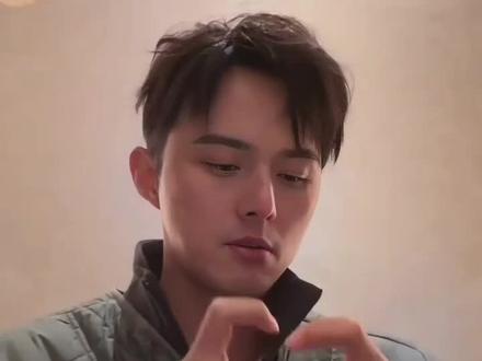 天菜大叔太好逗了啊!被00后玩弄于股掌之中#这个叶祖新太好逗了 #叶祖新 #搞笑 #娱乐 #明星